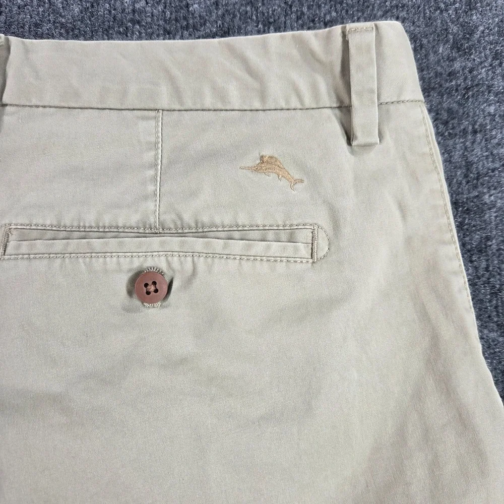 Tommy Bahama Men's 40 Beige Stretch Flat Front Shorts
